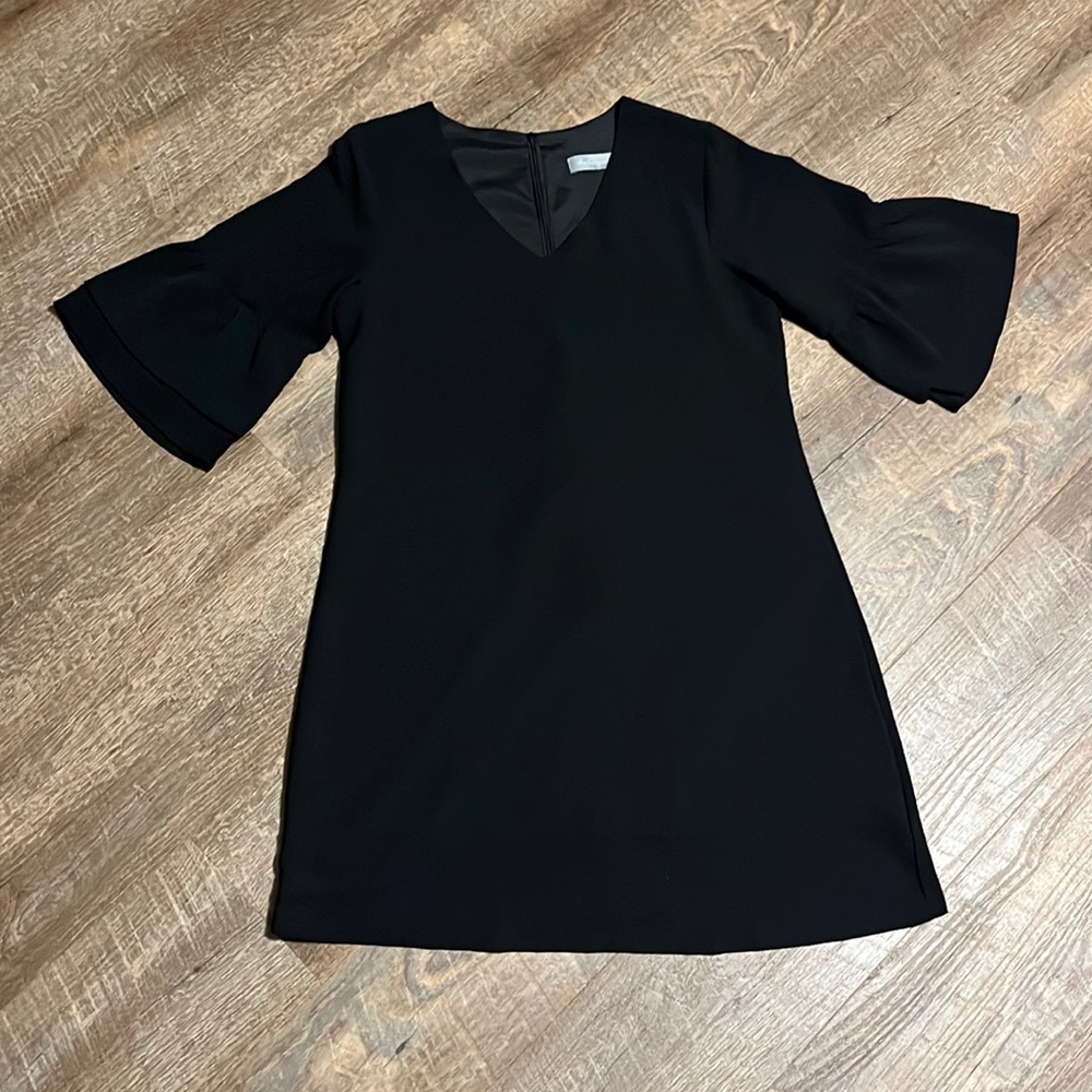 Cute & Sweet Black v neck bell sleeve size large dress